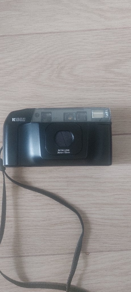 Ricoh RT-550 analoge 35mm compactcamera met unieke Dual Lens, Ophalen of Verzenden, Gebruikt, Compact, Overige Merken
