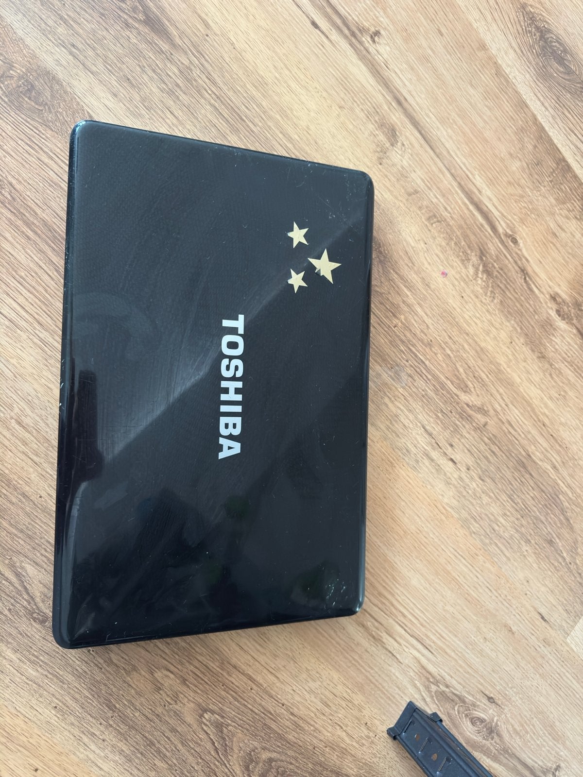 For free - maybe broken-  READ DESCRIPTION Toshiba Laptop, Computers en Software, Windows Laptops, Ophalen, Gebruikt, HDD, Minder dan 4 GB