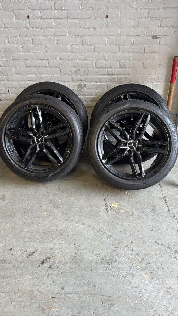 Mercedes vito velgen met banden van pirelli zgan, 19 inch, Banden en Velgen, Ophalen of Verzenden, Bestelwagen
