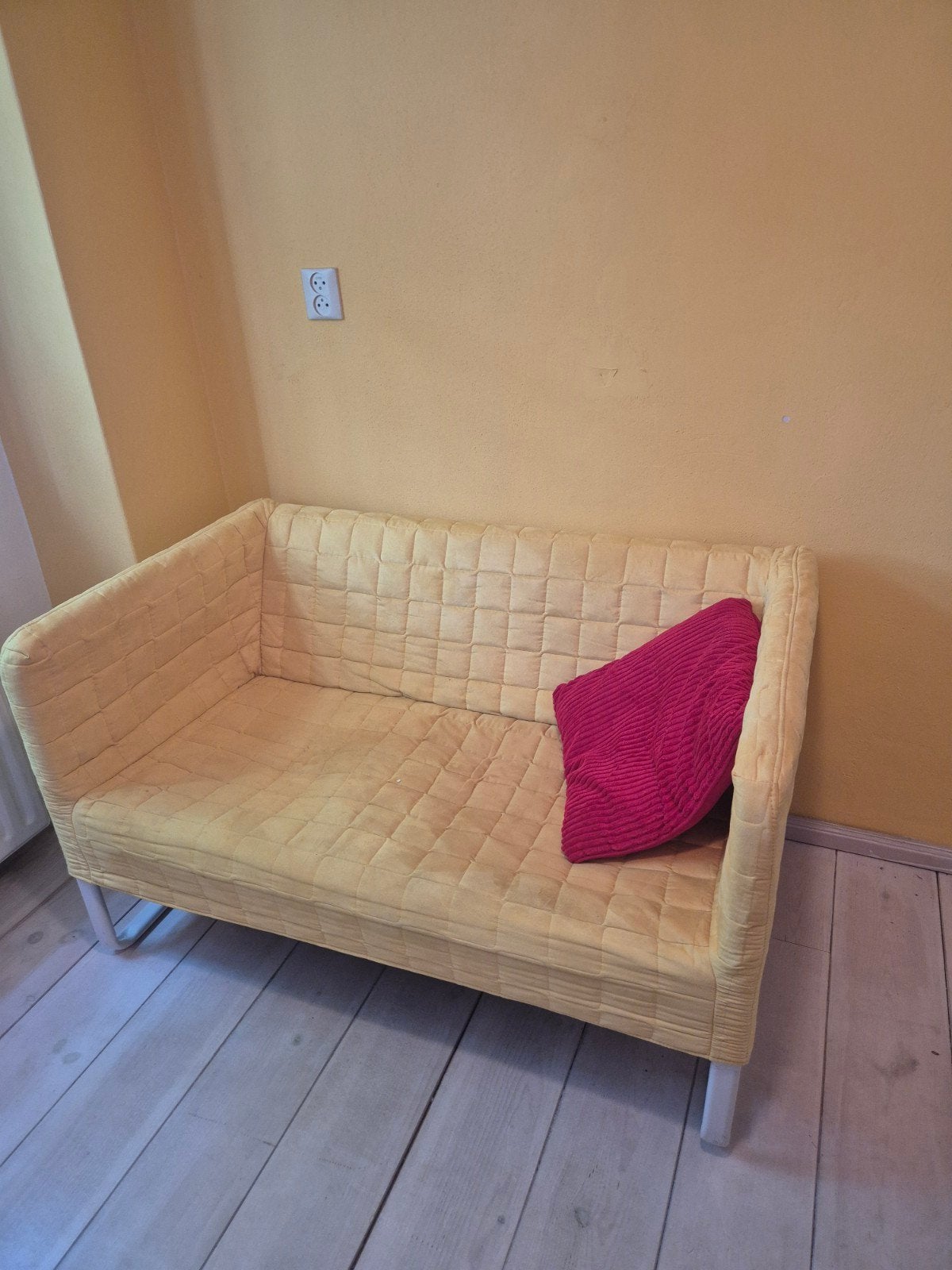 Comfortabel geel bankje, Huis en Inrichting, Ophalen, Modern, Comfortabel, Gebruikt, Tweepersoons