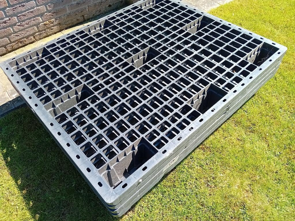 Pallets Kunststofpallets 100 x 120cm € 10,00 per pallet, Ophalen, Zo goed als nieuw, 50 mm of meer, Pallet