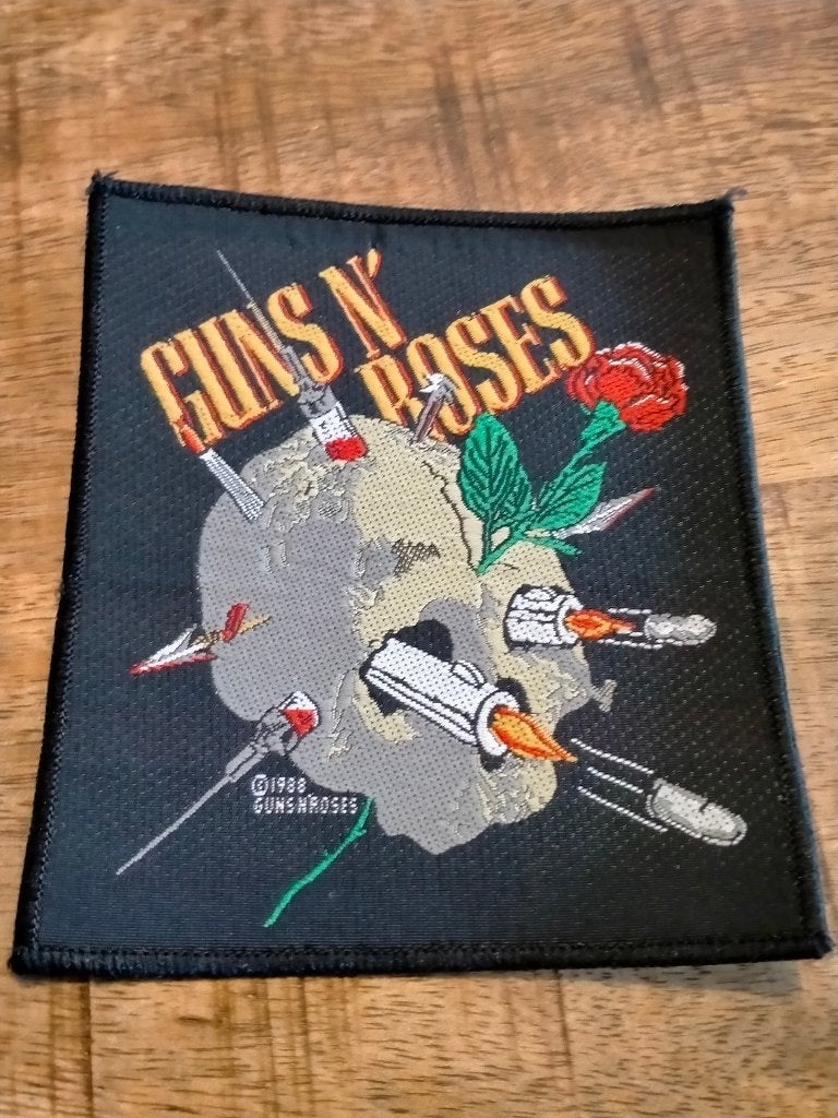 Guns N roses Skull bombs 1988 vintage logo patch RARE metal, Ophalen of Verzenden, Zo goed als nieuw, Kleding