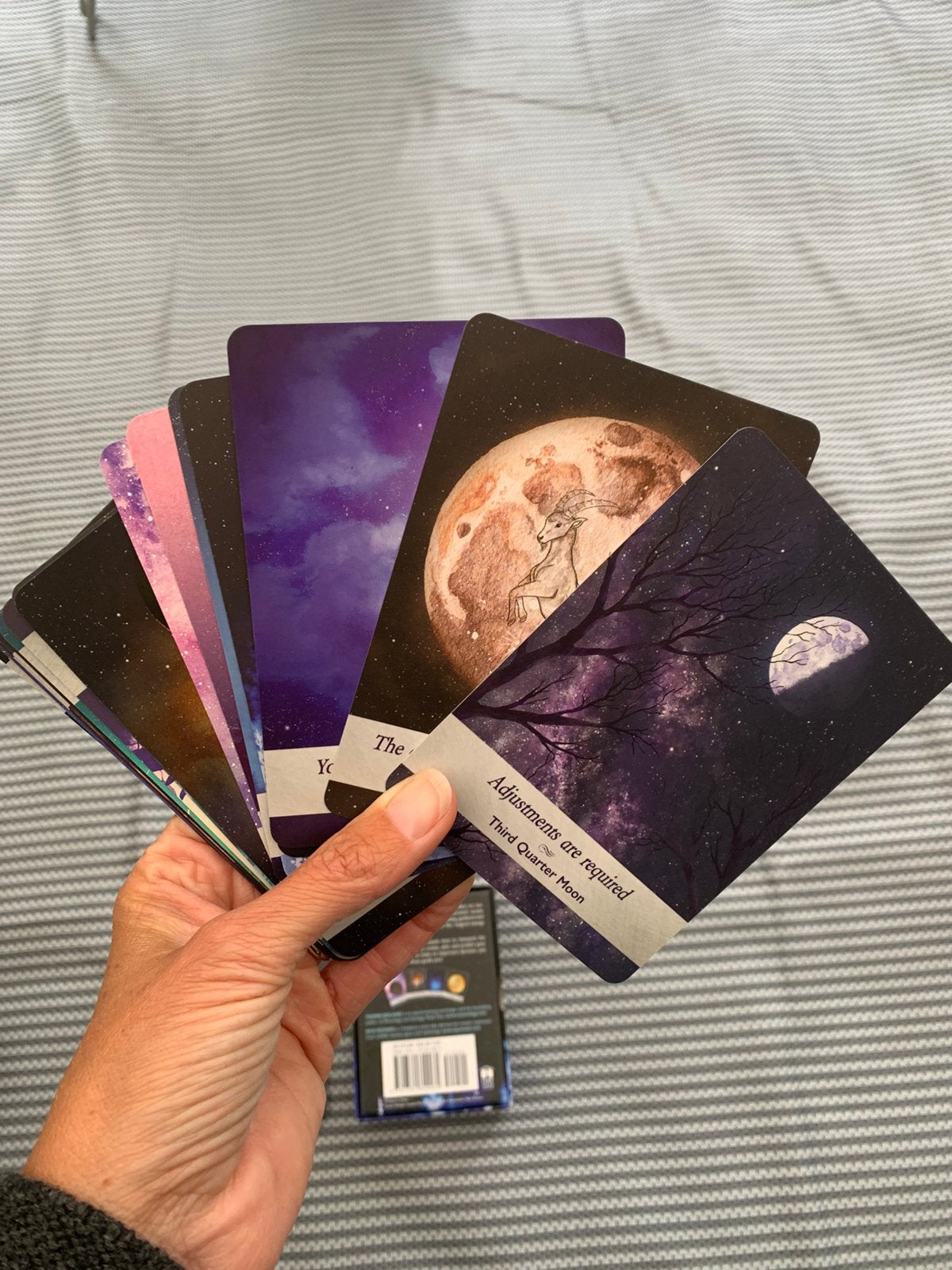 Moonology oracle cards - Yasmin Boland, Ophalen of Verzenden, Gelezen, Tarot of Kaarten leggen, Overige typen
