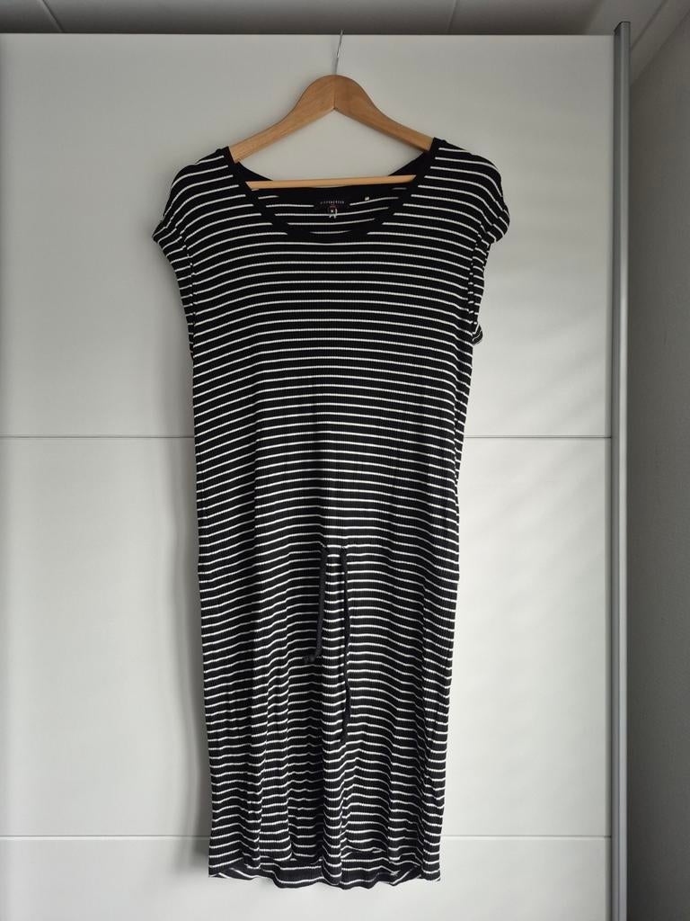 Gestreepte Jurk Maat M met Trekkoord, Kleding | Dames, Jurken, Maat 38/40 (M), Zwart, Ophalen of Verzenden, Knielengte
