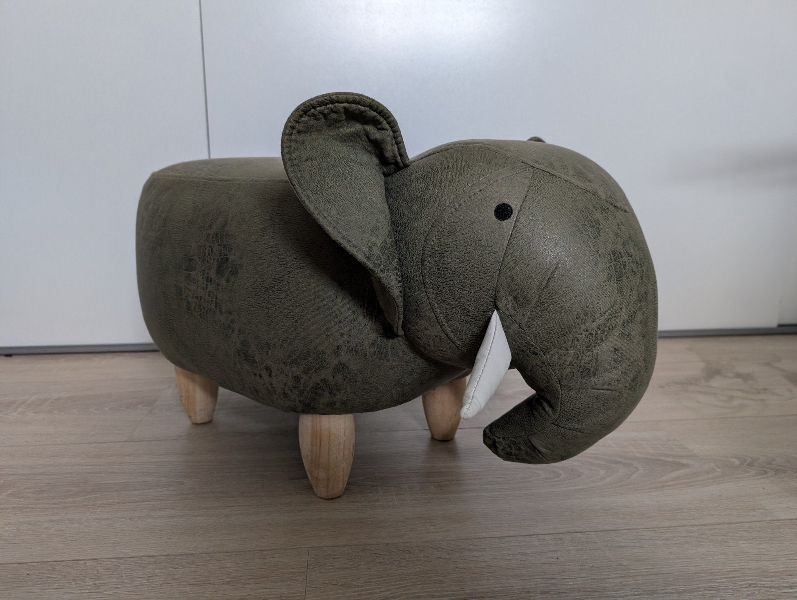 Olifanten poef, Huis en Inrichting, Minder dan 50 cm, Ophalen of Verzenden, Zo goed als nieuw, Kinderkamer