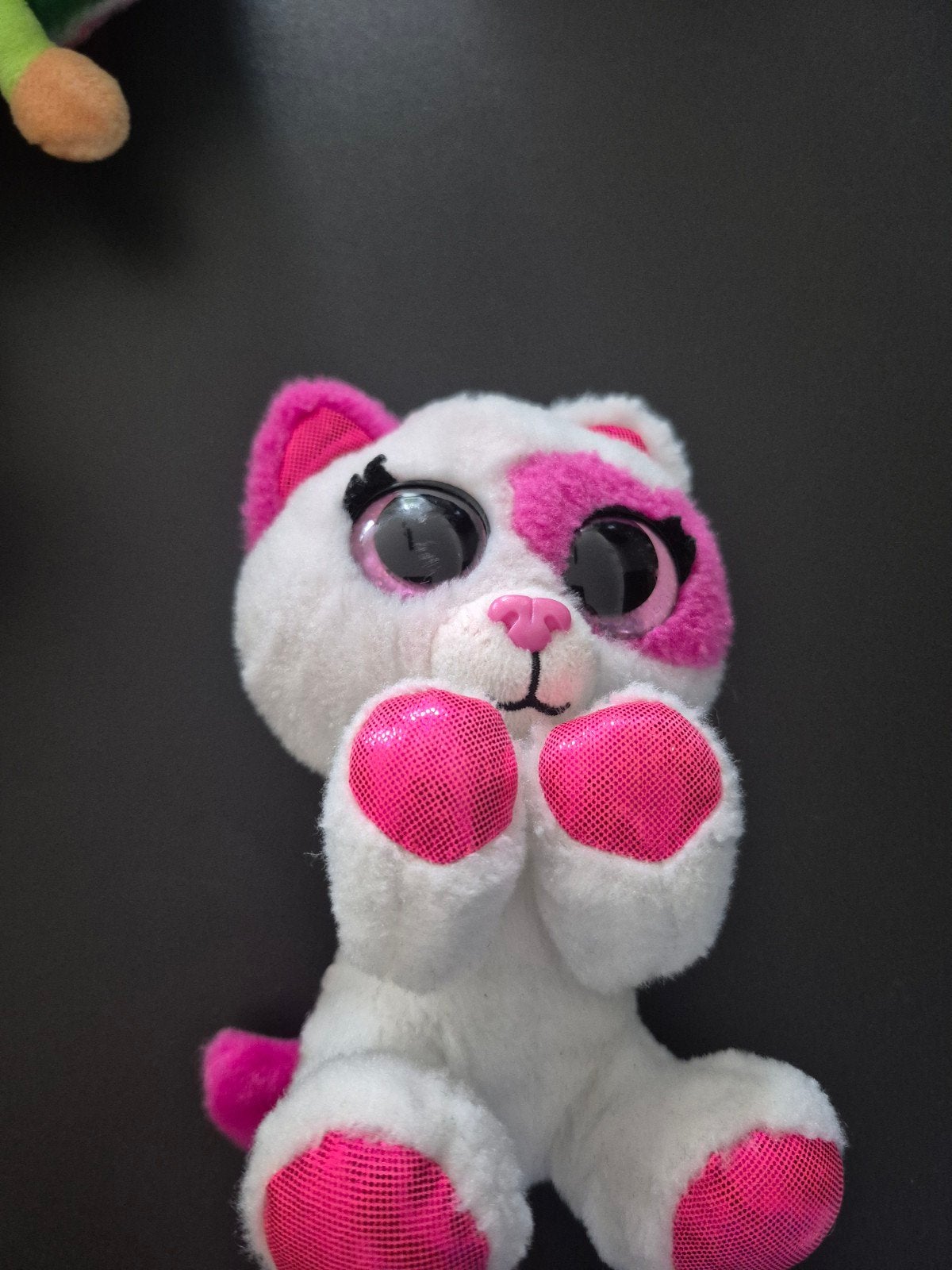 Schattige witte en roze knuffelkat met grote ogen, Ophalen of Verzenden, Zo goed als nieuw, Wit, Kat