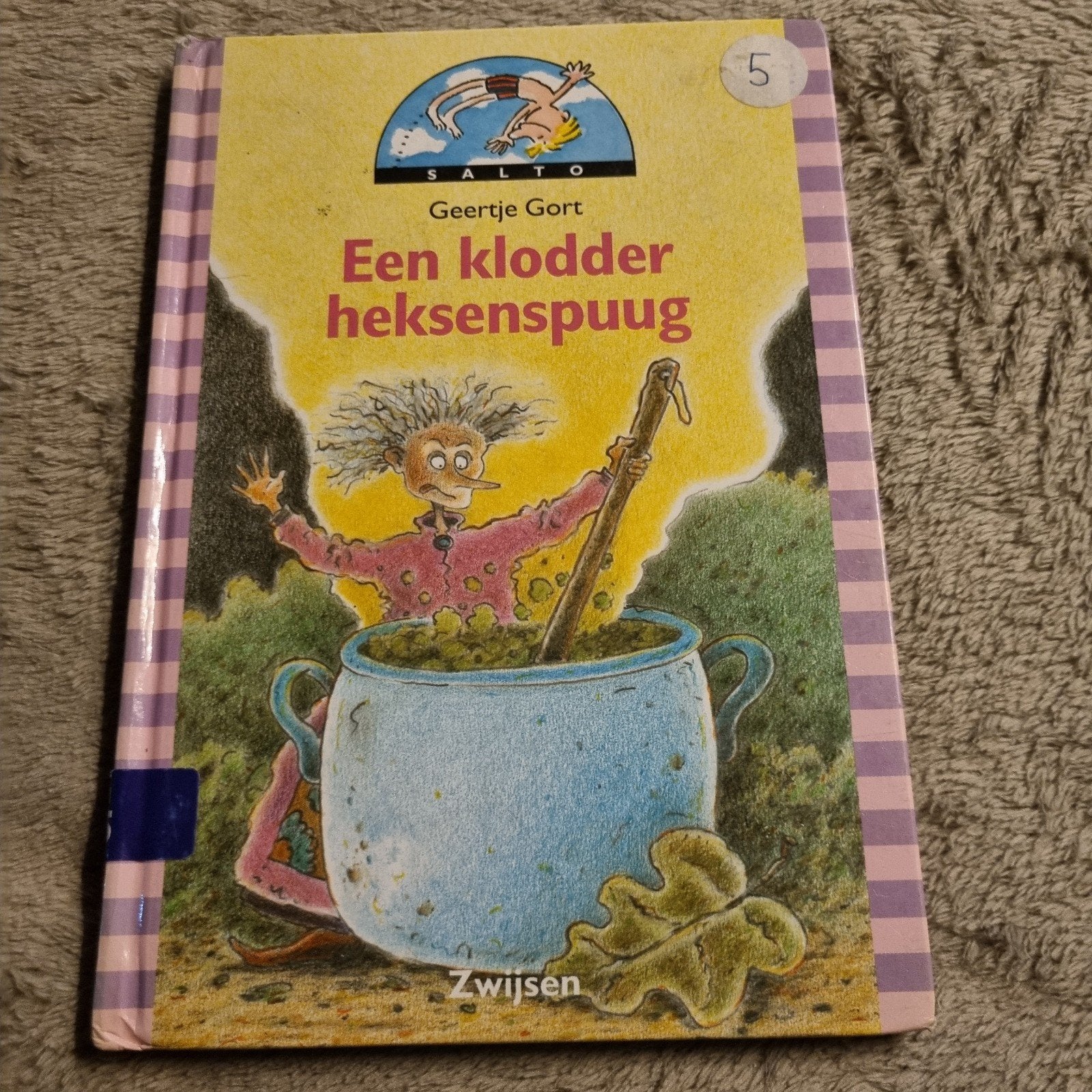 Een kladder heksenspuug - Geertje Gort AVI E5, Ophalen of Verzenden, Gelezen, Geertje Gort, Sprookjes