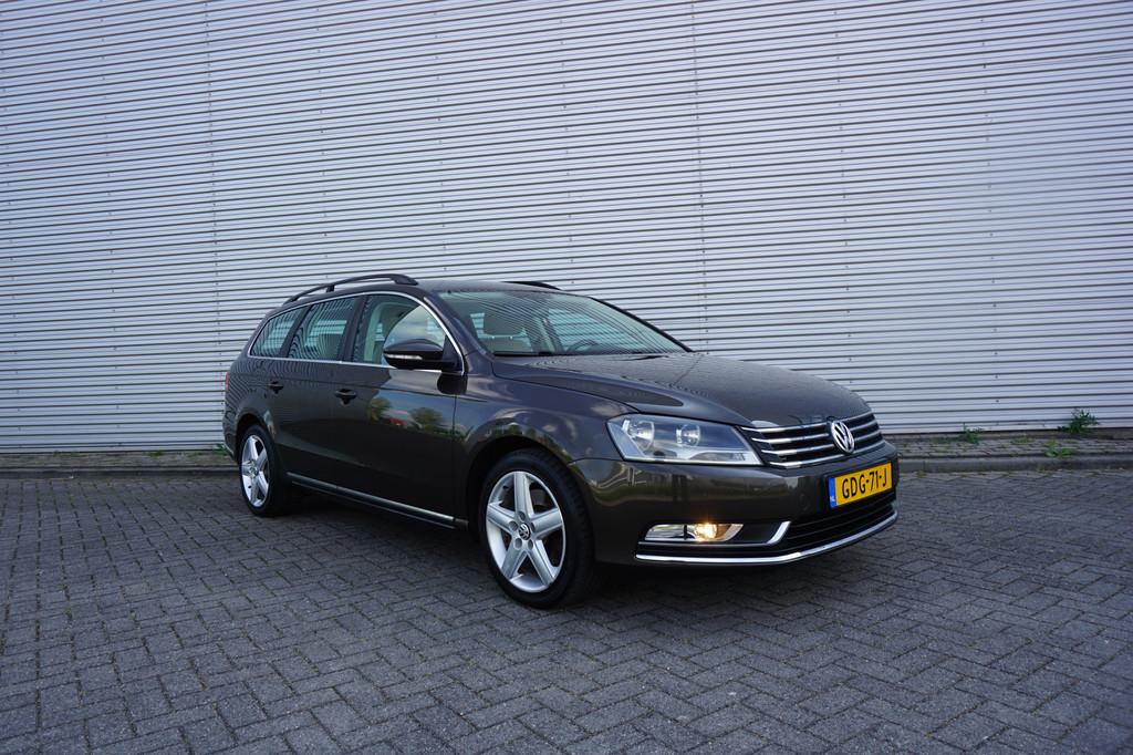 Volkswagen Passat Variant 1.4 TSI Highline BlueMotion AUTOMA, Auto's, Volkswagen, Euro 5, Stof, Gebruikt, Beige