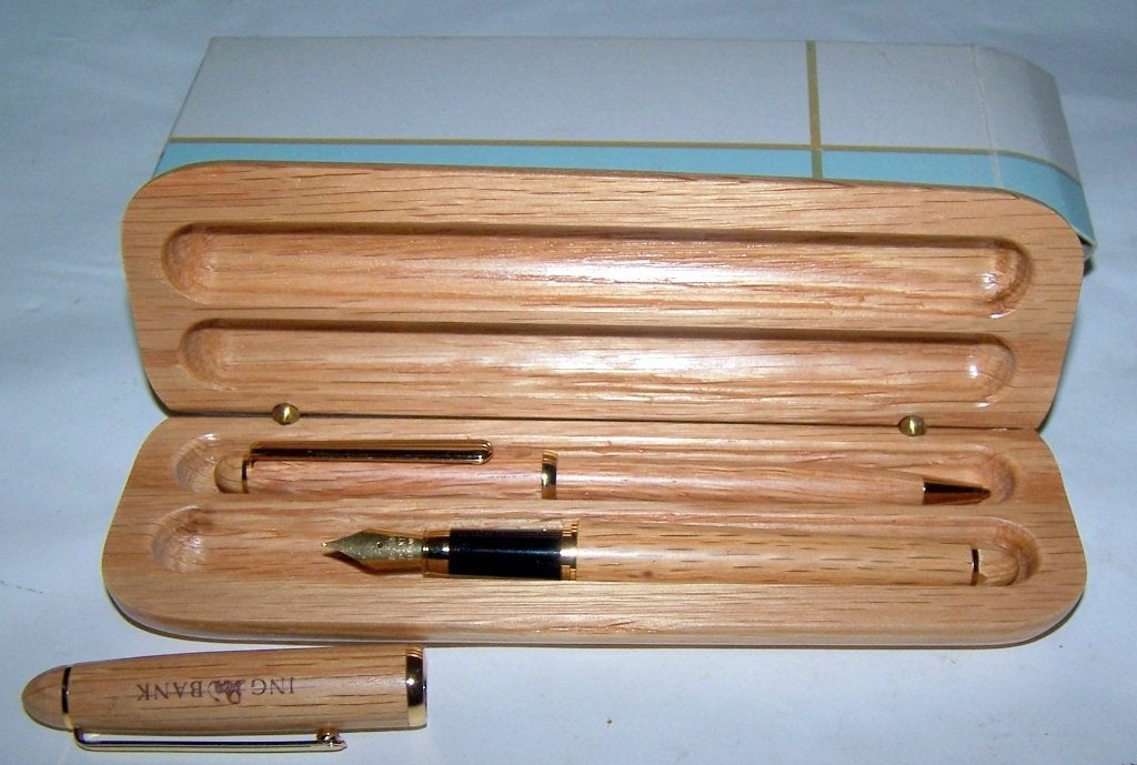 Houten pennenset ING. Vulpen en balpen. Nieuw in houten doos, Diversen, Ophalen of Verzenden, Nieuw