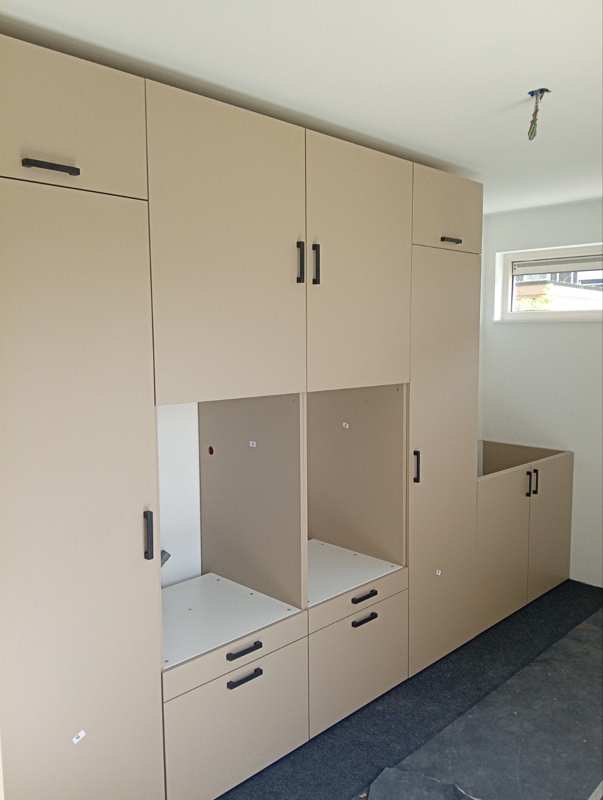 ALLROUND KLUSSER | SCHILDER | STUKADOOR | LAMINAAT | IKEA