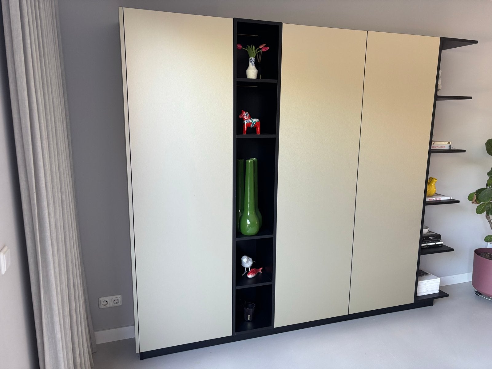 Moderne kast van beckermann - 30 cm diep, Ophalen, Zo goed als nieuw