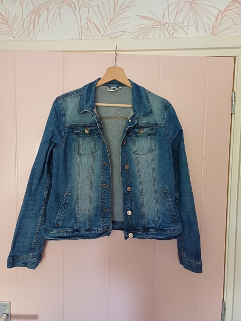 Spijkerjasje maat 170 Bizzy, Kinderen en Baby's, Kinderkleding | Maat 170, Gebruikt, Meisje, Ophalen of Verzenden, Bizzy
