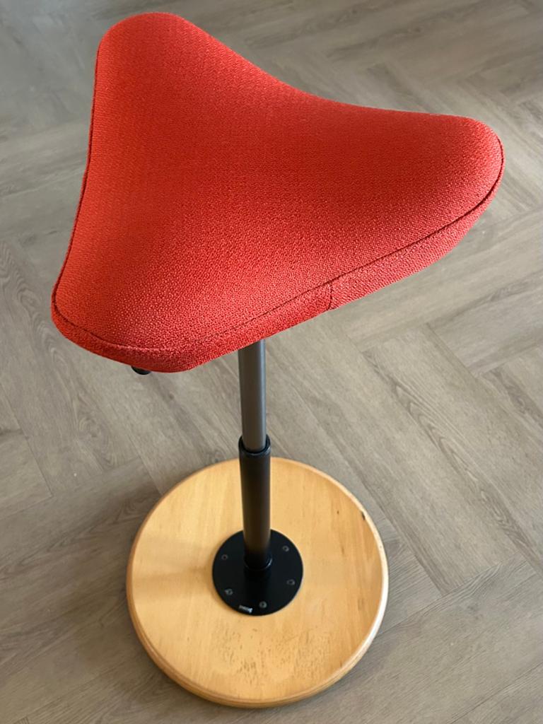 Varier Stokke Move Balanskruk Rood Zithoogte 53-80 cm, Huis en Inrichting, 1 kruk, Ophalen, In hoogte verstelbaar, 60 tot 90 cm