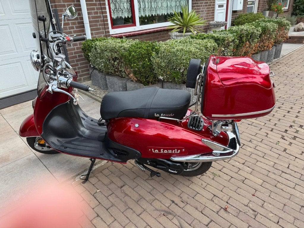 Prachtige snorscooter (2023) Grande Retro in perfecte staat!, Gebruikt, Benzine, Ophalen, Overige merken