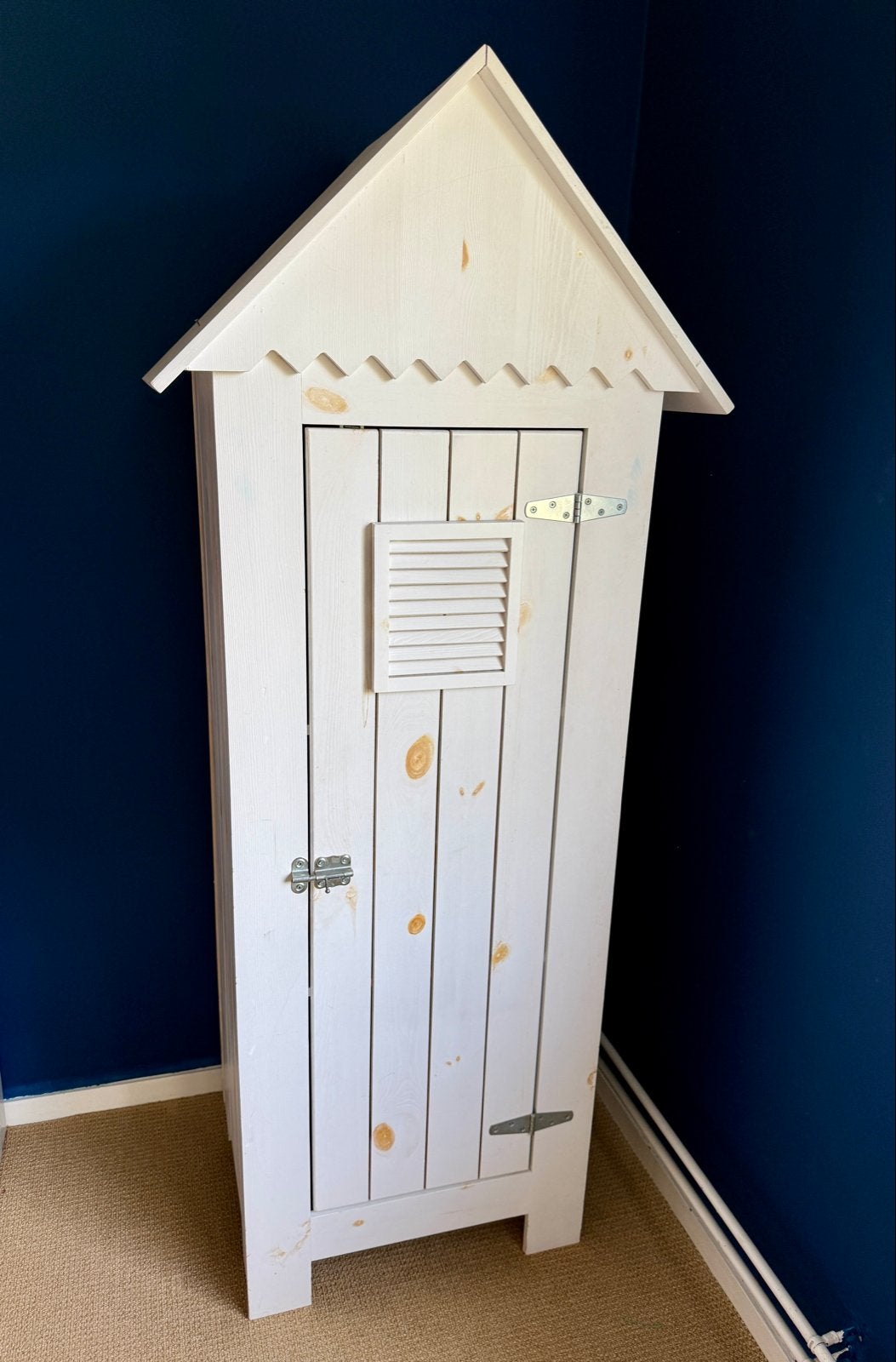 Leuke witte kast in strandhuisstijl - 175x56,5x50 cm, Ophalen, Gebruikt