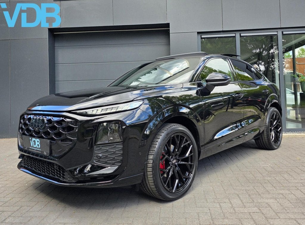 Audi Q3 SPORTBACK 35 TFSI S-LINE BLACK EDITION PANO SFEER, 1498 cc, Zwart, 4 cilinders, 150 pk