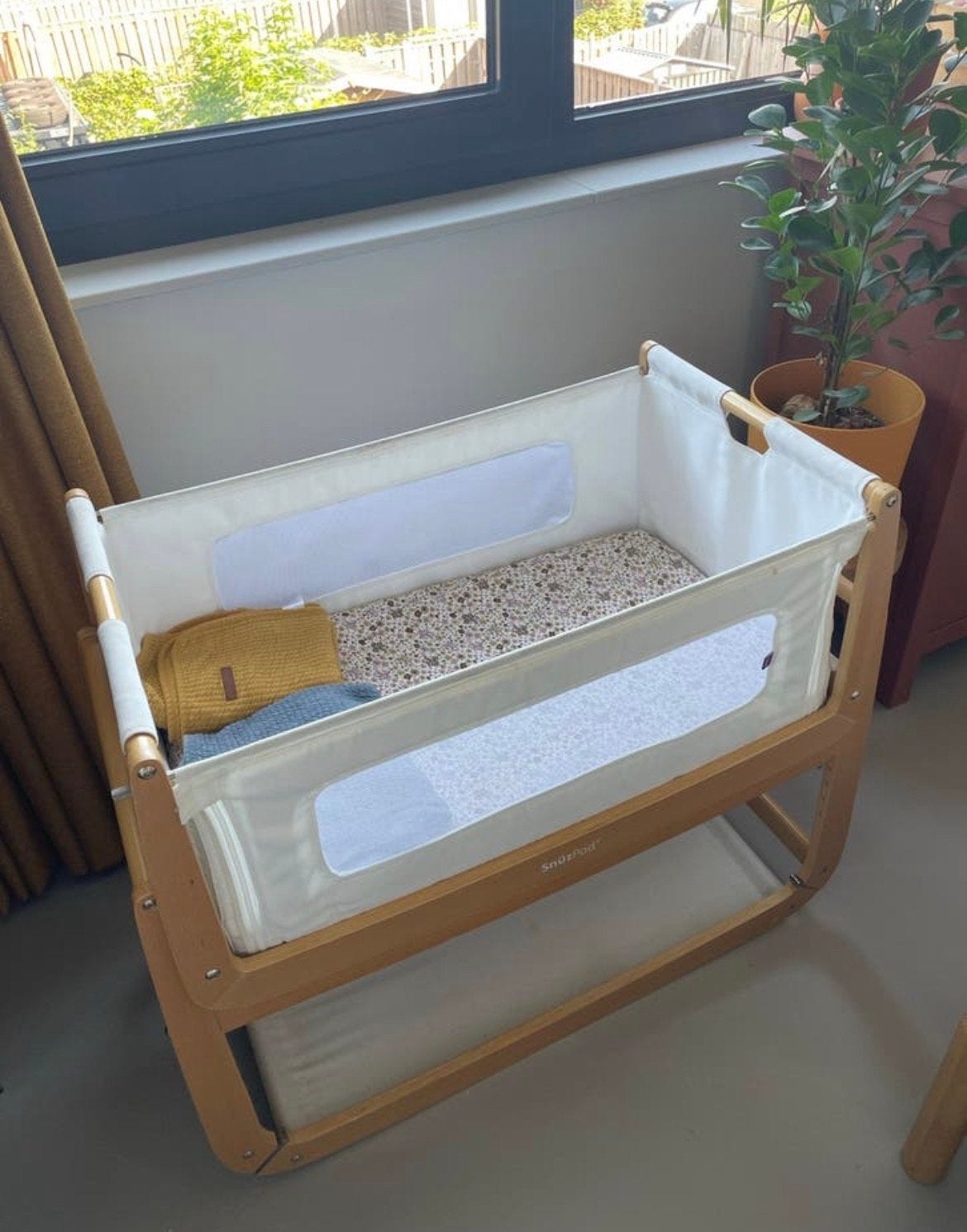 SnuzPod 3 Co-sleeper met Green Sheep matras & accessoires, Ophalen of Verzenden, Zo goed als nieuw, Wieg