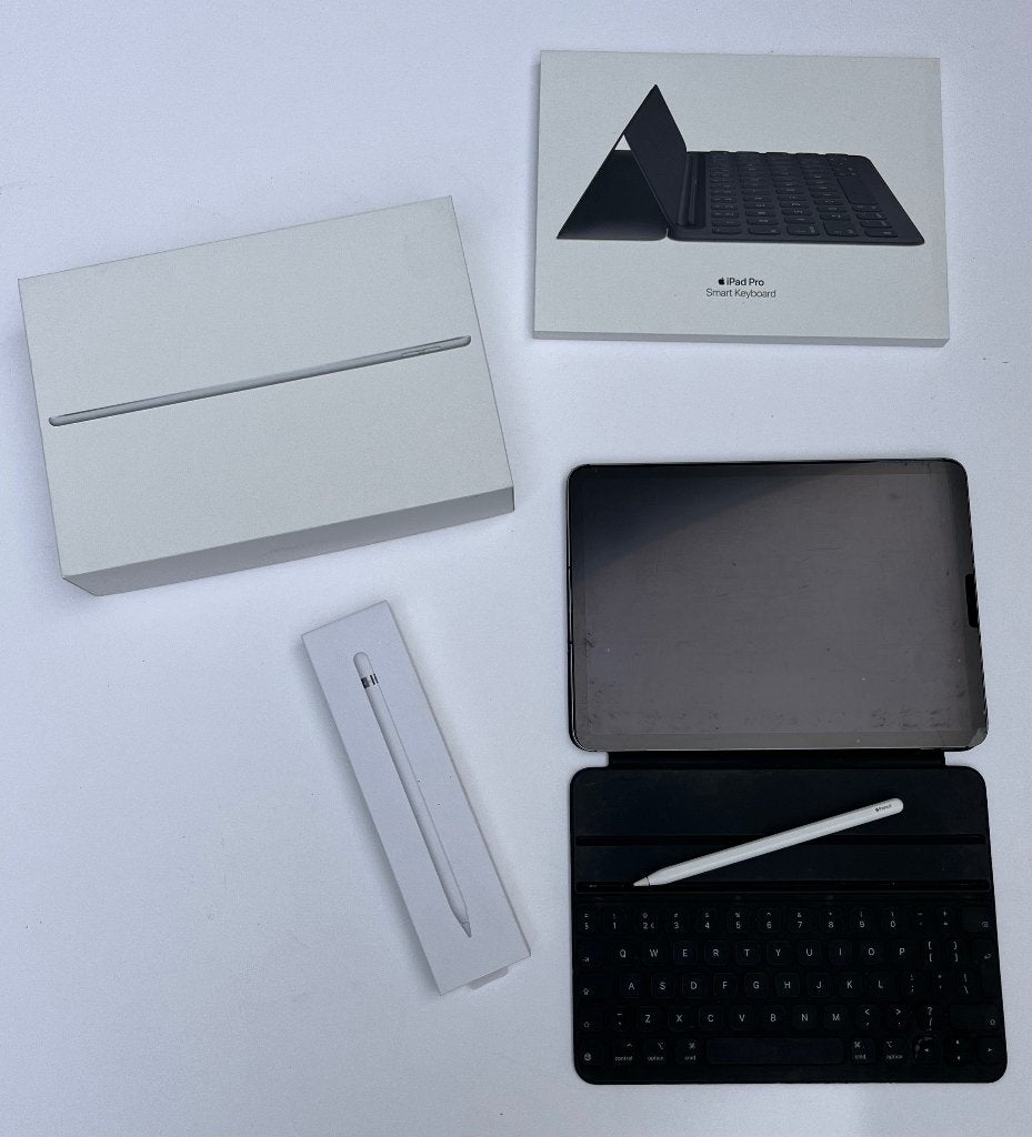 iPad air 5de generatie, 64GB, wifi en 5G incl keypad en pen, Computers en Software, Apple iPads, Apple iPad Air, 11 inch, Ophalen of Verzenden