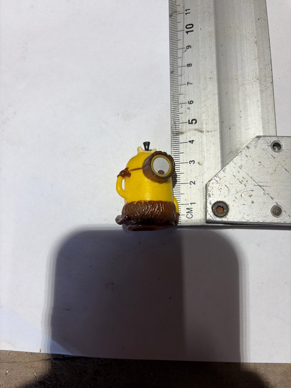 Minion figuurtje met bril en haar, Verzenden, Gebruikt, Jongen of Meisje