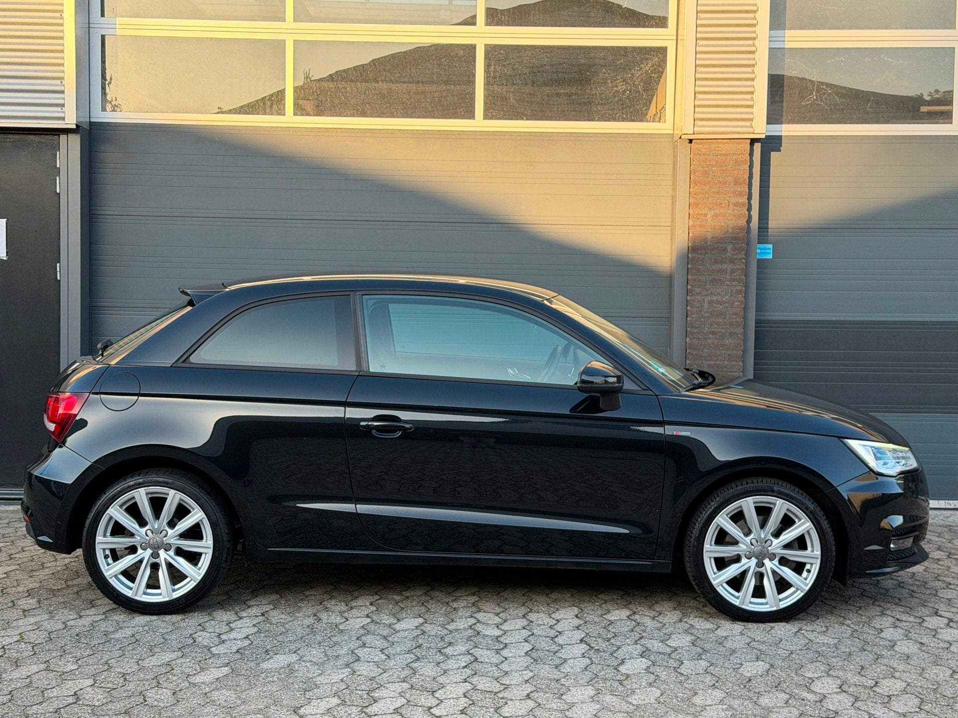 Audi A1 1.4 TFSI Sport S Line NAVI XENON CLIMA LED CRUISE PD, Auto's, 4 cilinders, 4 stoelen, Bi-Xenon koplampen, Hatchback