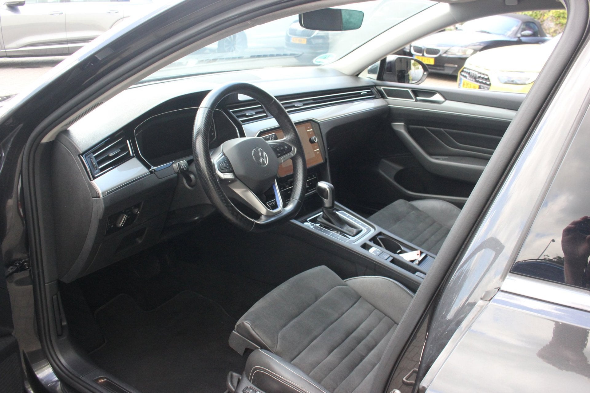 Volkswagen Passat Variant 1.4 TSI PHEV GTE Business | Trekha, Gebruikt, Zwart, 4 cilinders, Automatische klimaatregeling