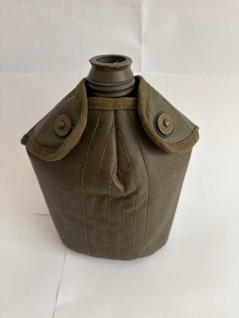 Originele Nederlandse KL 88 veldfles met hoes, Verzamelen, Ophalen of Verzenden, Landmacht, Nederland, Overige typen