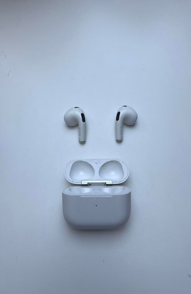 Airpods 3 + oplaadcase, Telecommunicatie, Mobiele telefoons | Oordopjes, Ophalen of Verzenden, Gebruikt