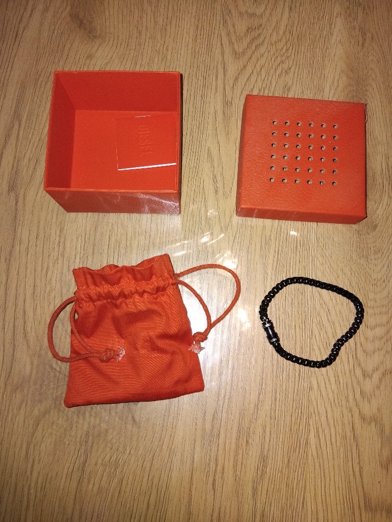 armbandje van diesel, Ophalen of Verzenden, Gebruikt, Zwart