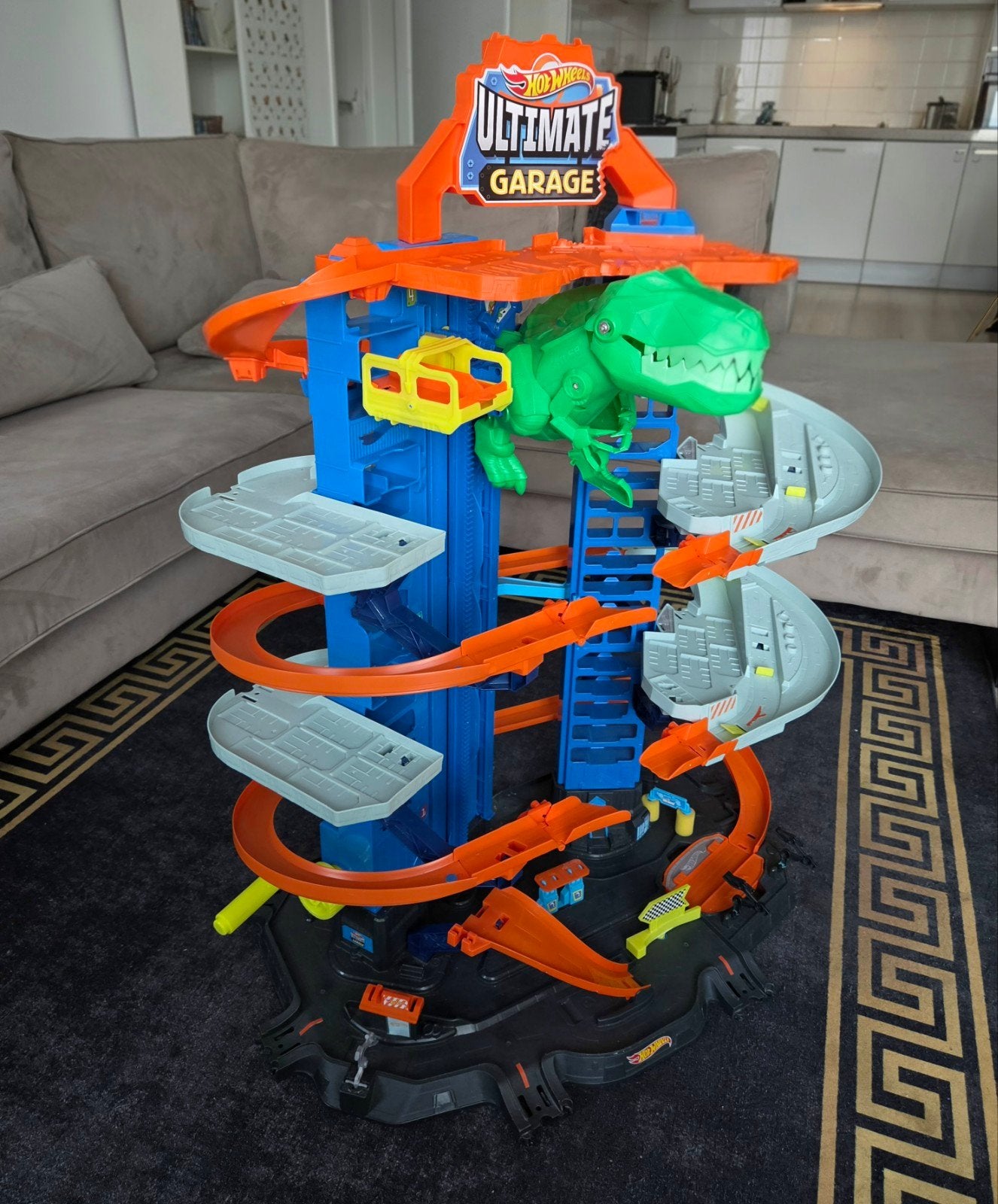 Hot Wheels Ultimate Garage met T-Rex, Ophalen, Zo goed als nieuw