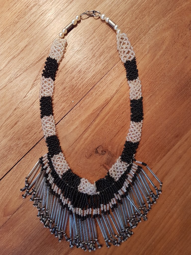 Prachtige ketting van glaskralen, zwart/wit, Ophalen of Verzenden, Zo goed als nieuw, Overige kleuren, Overige materialen