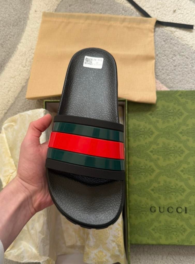 Gucci slippers maat 44. En 43, Ophalen, Nieuw, Zwart, Slippers