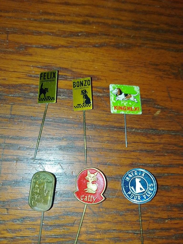 Dierenvoer merk pins, Verzamelen, Verzenden, Gebruikt, Merk, Speldje of Pin