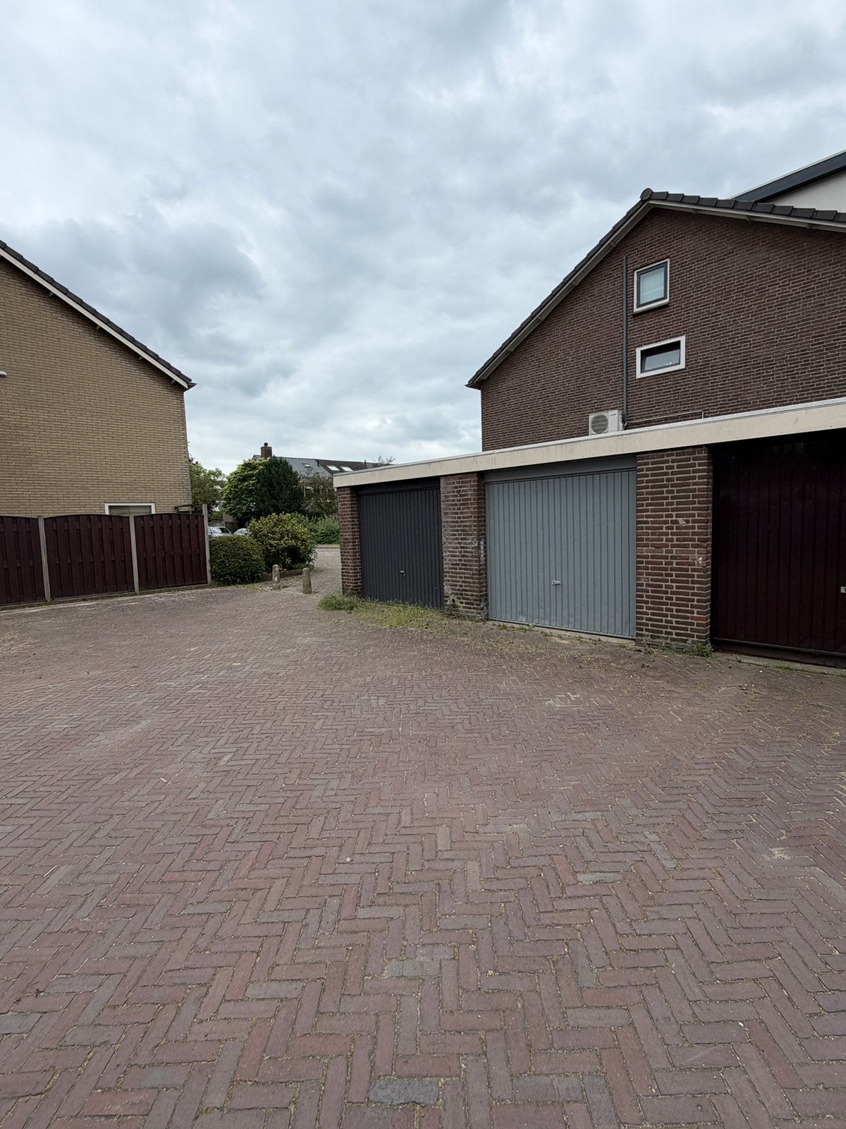Te Huur: Ruime Garagebox van circa 20 m² in Malden, Huizen en Kamers, Garages en Parkeerplaatsen, Gelderland