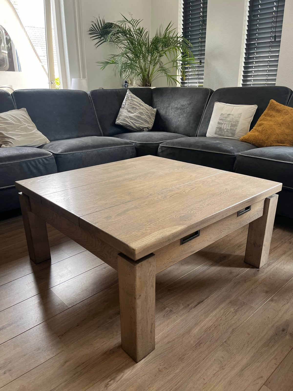 Massief eiken salontafel met lades en opbergruimte, Huis en Inrichting, Tafels | Salontafels, Ophalen, 100 tot 150 cm, Zo goed als nieuw