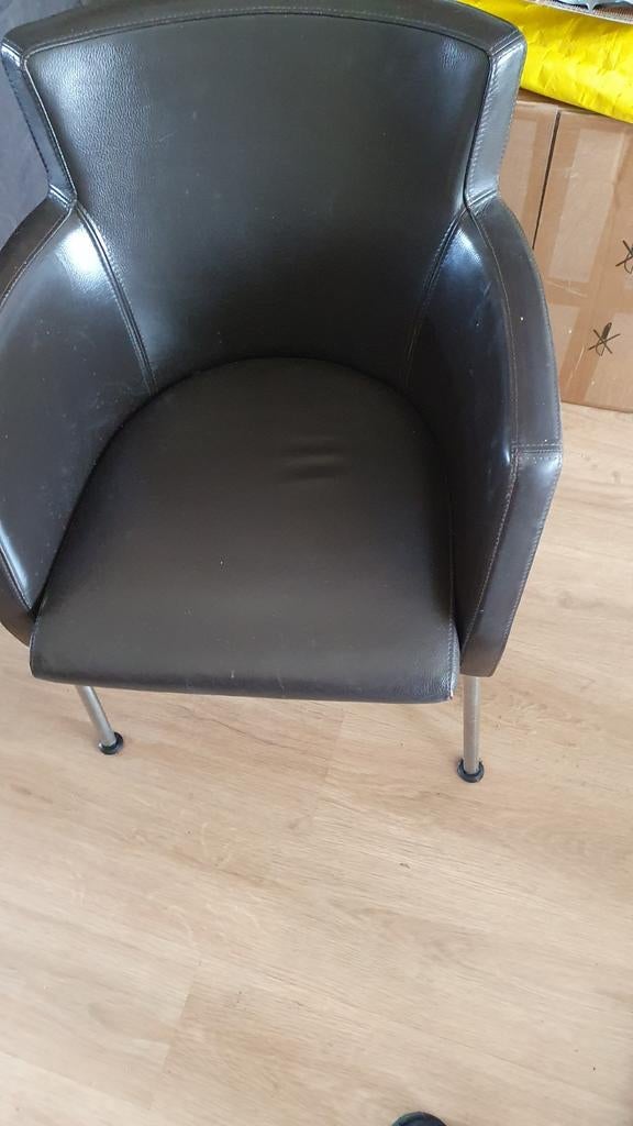 Gratis 4bruine leren kuipstoelen en 70 gratis tegels 30bij30, Ophalen of Verzenden, Gebruikt, 75 tot 100 cm