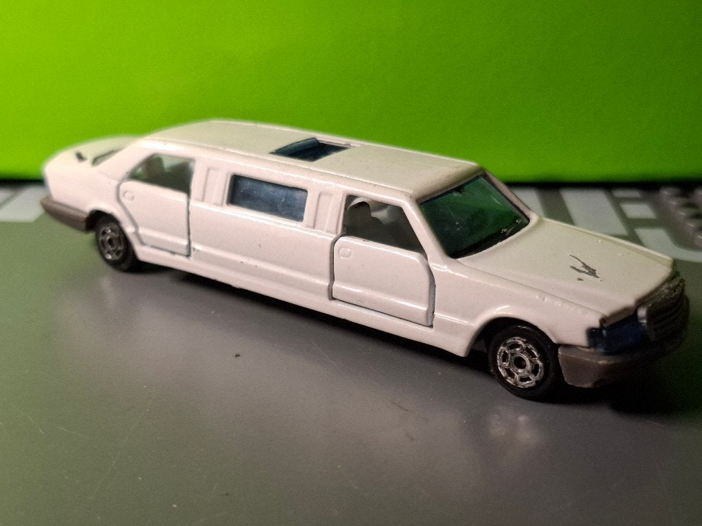 Majorette 326 - Mercedes Limousine [wit] 1/58, Ophalen of Verzenden, Gebruikt, Auto