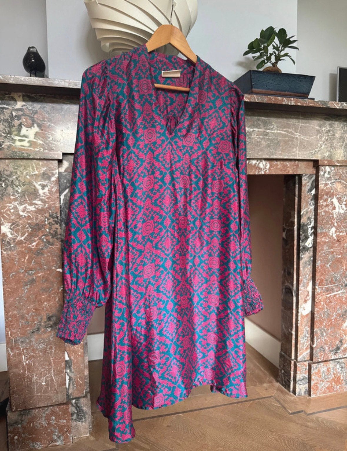 Jurk van Sissel Edelbo One Size, Kleding | Dames, Jurken, Verzenden, Zo goed als nieuw, Roze, Knielengte