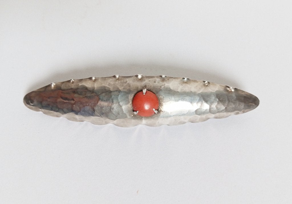 Amsterdamse School zilver Sciacca koraal broche Baksteen, Verzenden, Zilver, Broche, Met edelsteen
