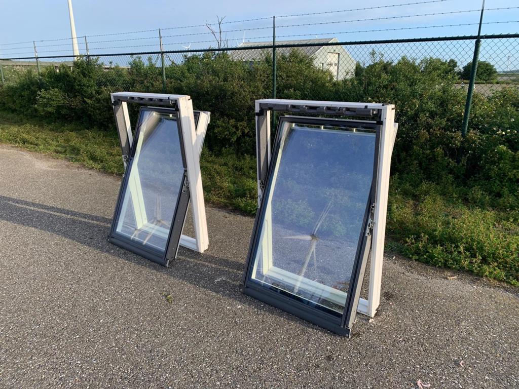 2x GGL PK06 VELUX DAKRAAM 94x118 HR++ uit nieuwbouwwoning, Raamkozijn, Zo goed als nieuw, Hout, Ophalen
