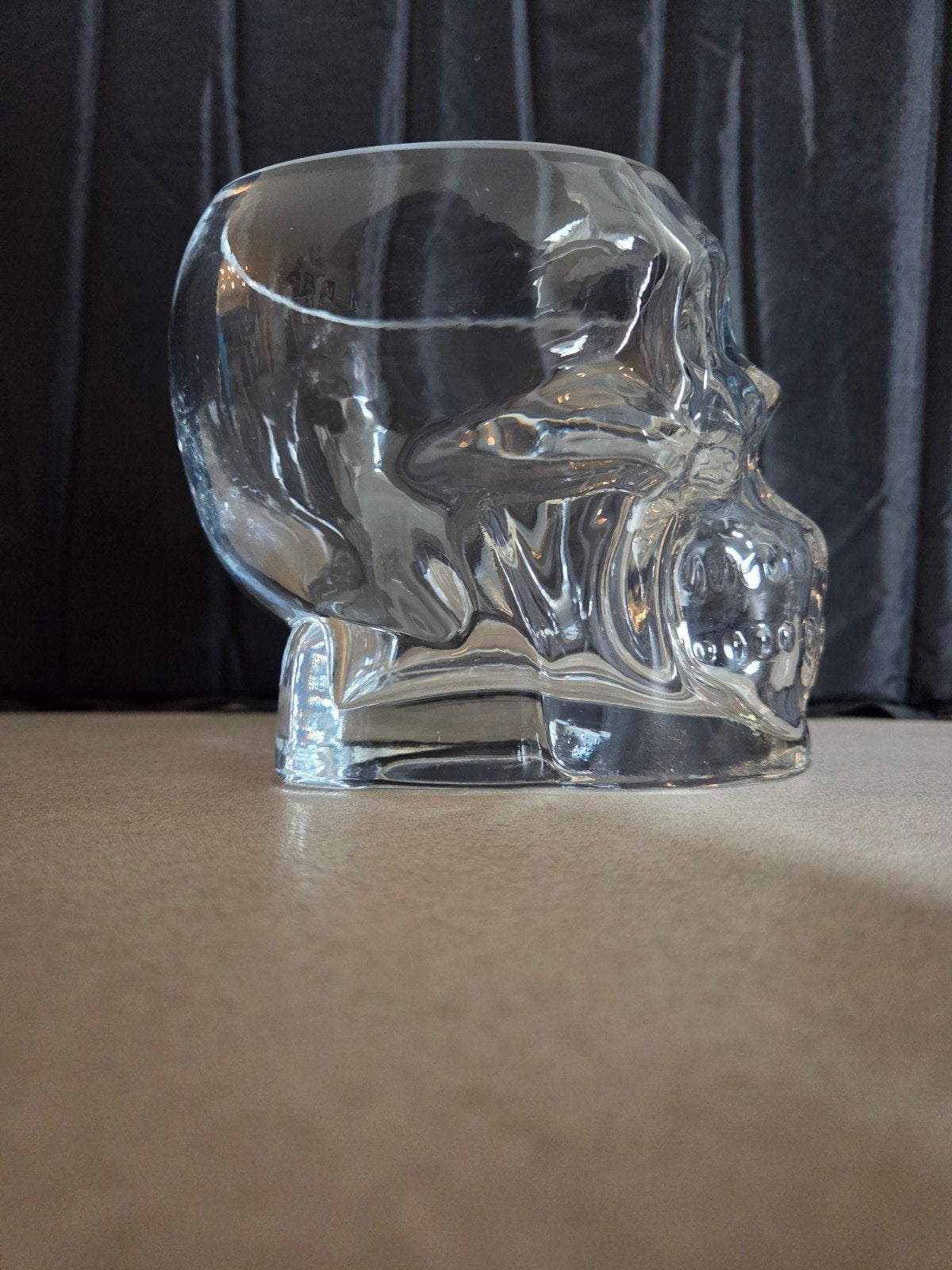 Glazen schedel kom - Uniek decoratiestuk, Ophalen of Verzenden, Zo goed als nieuw, Glas, Modern