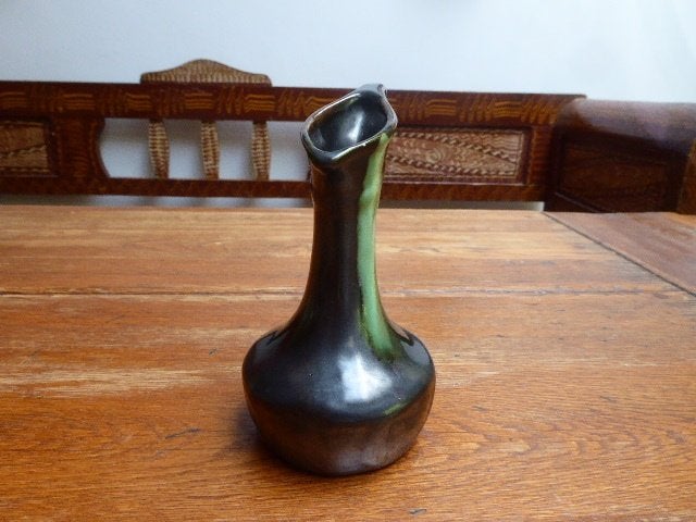 Art deco keramiek vaasje, Thulin, Ophalen of Verzenden