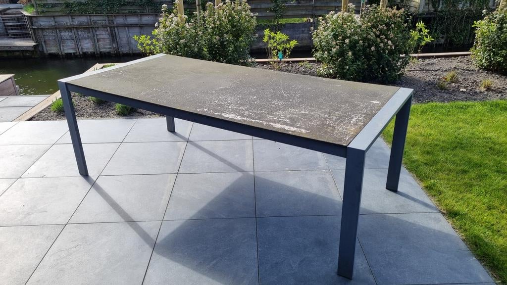 Tuintafel met betonnen blad - gratis af te halen, Ophalen, Gebruikt, Rechthoekig, Aluminium