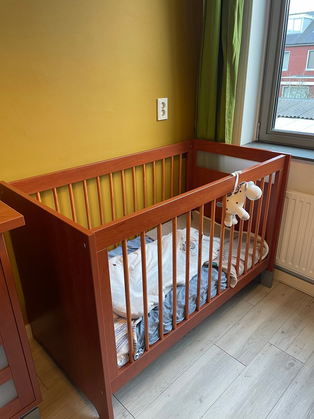 Complete babykamer: ledikant, commode en kledingkast, Ophalen, Zo goed als nieuw
