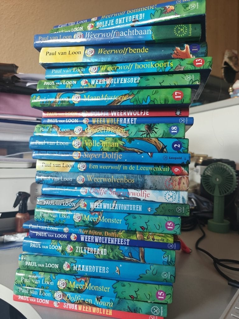 Heel veel Dolfje Weerwolfje boeken, Ophalen of Verzenden, Zo goed als nieuw, Paul van Loon, Fictie algemeen