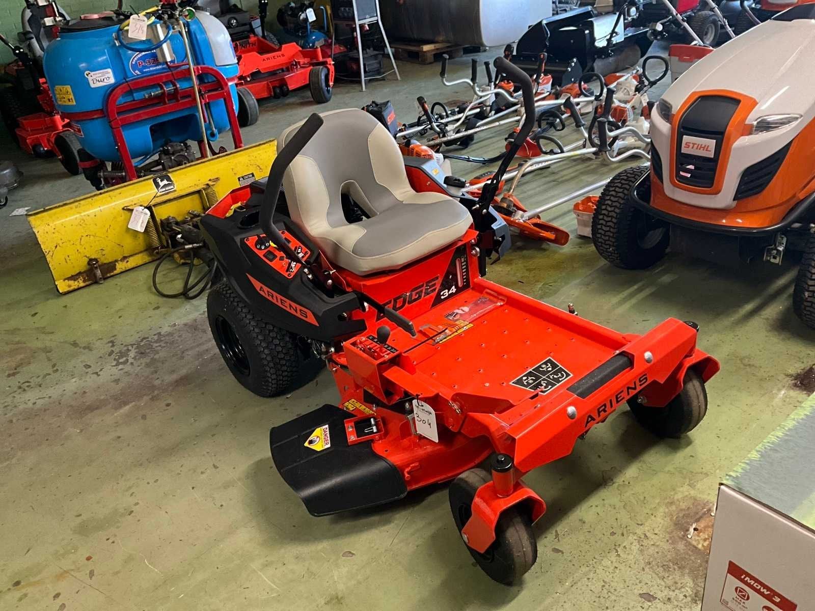 2025 Ariens Edge 34 zero turn zitmaaier, Zakelijke goederen, Maaier