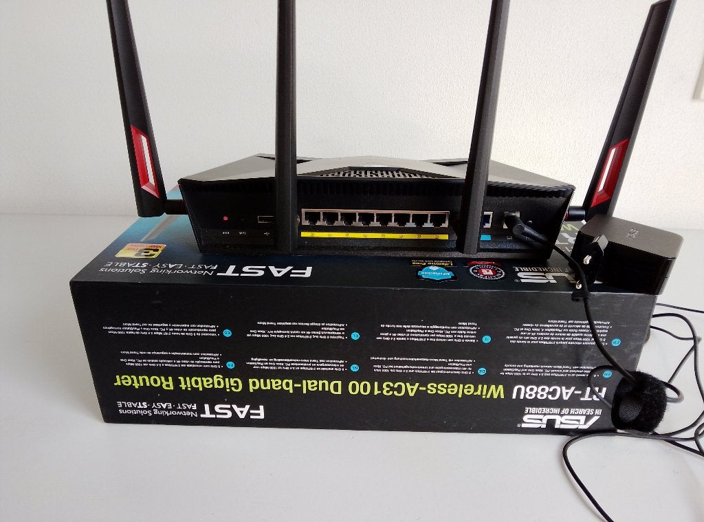 Asus router rt-ac88u ac3100, compleet in doos., Computers en Software, Routers en Modems, Ophalen, Zo goed als nieuw
