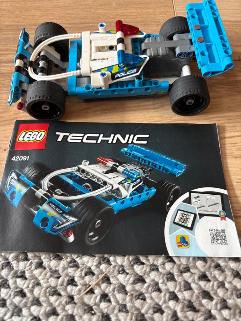 LEGO Technic Politie Achtervolgingsauto 42091, Kinderen en Baby's, Speelgoed | Duplo en Lego, Lego, Ophalen of Verzenden, Zo goed als nieuw