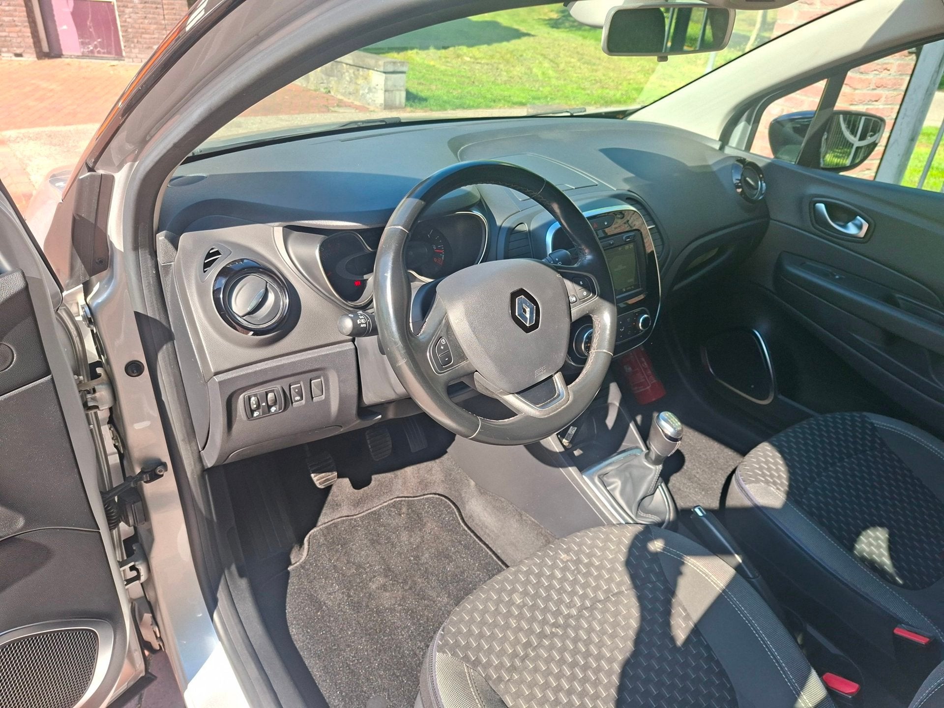 Foto 7 van Renault CAPTUR 0.9 TCe Life Navigatie Clima Xenon Isofix