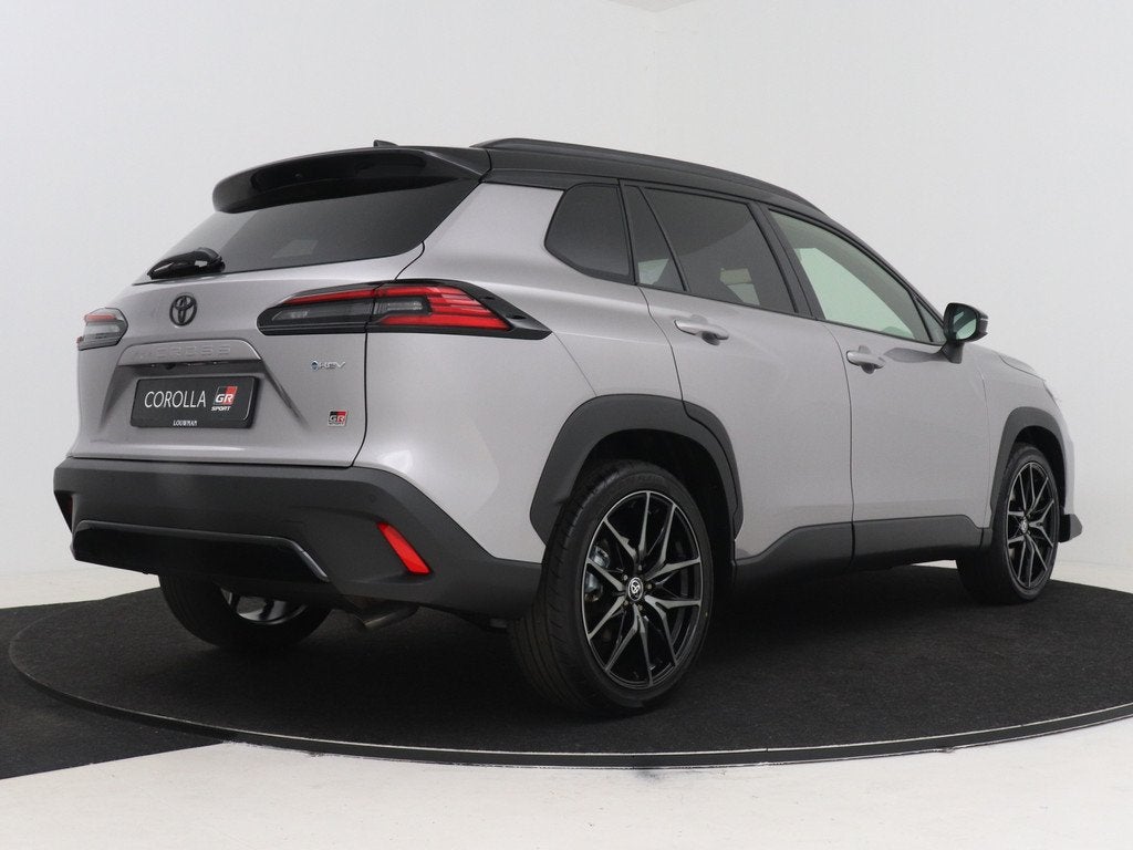 Toyota Corolla Cross Hybrid 180 GR Sport | LEVERBAAR VANAF D, Auto's, Toyota, 12 maanden, 1440 kg, Zwart, 4 cilinders
