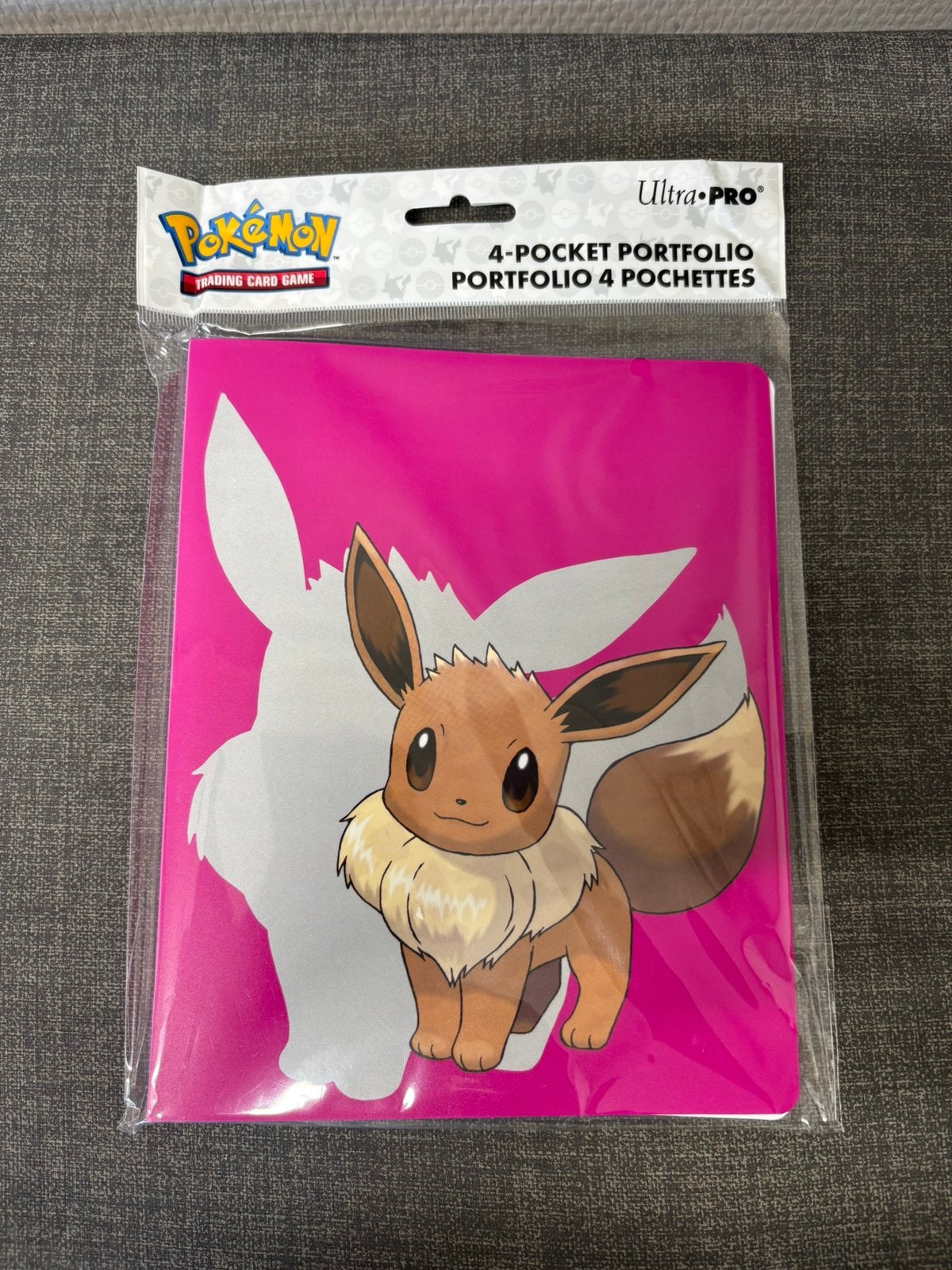 Pokemon eevee mapje / ultra pro 4 pocket, Ophalen of Verzenden, Zo goed als nieuw, Sleeves of Kaarthoesjes